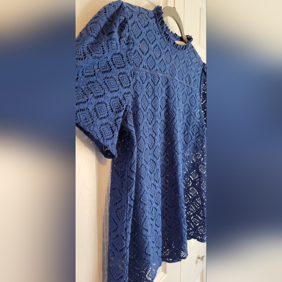 🤩 Ann Taylor LOFT Navy Blue Lace Blouse Top Women's Medium - Picture 5 of 7